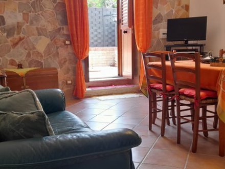 Appartamento in villa sferracavallo via Tibullo