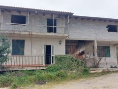 villa indipendente da ristrutturare a 25 km da Palermo - 1